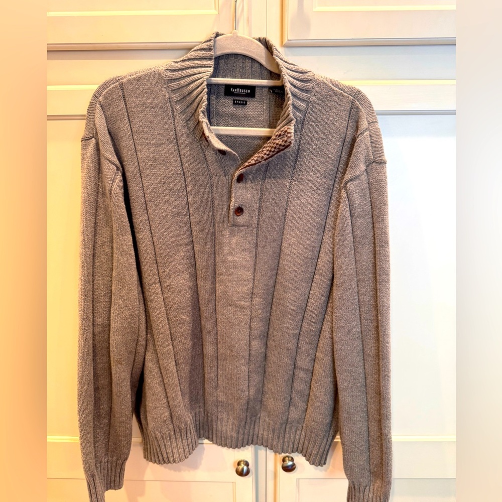 Van Heusen Men's Gray Sweater